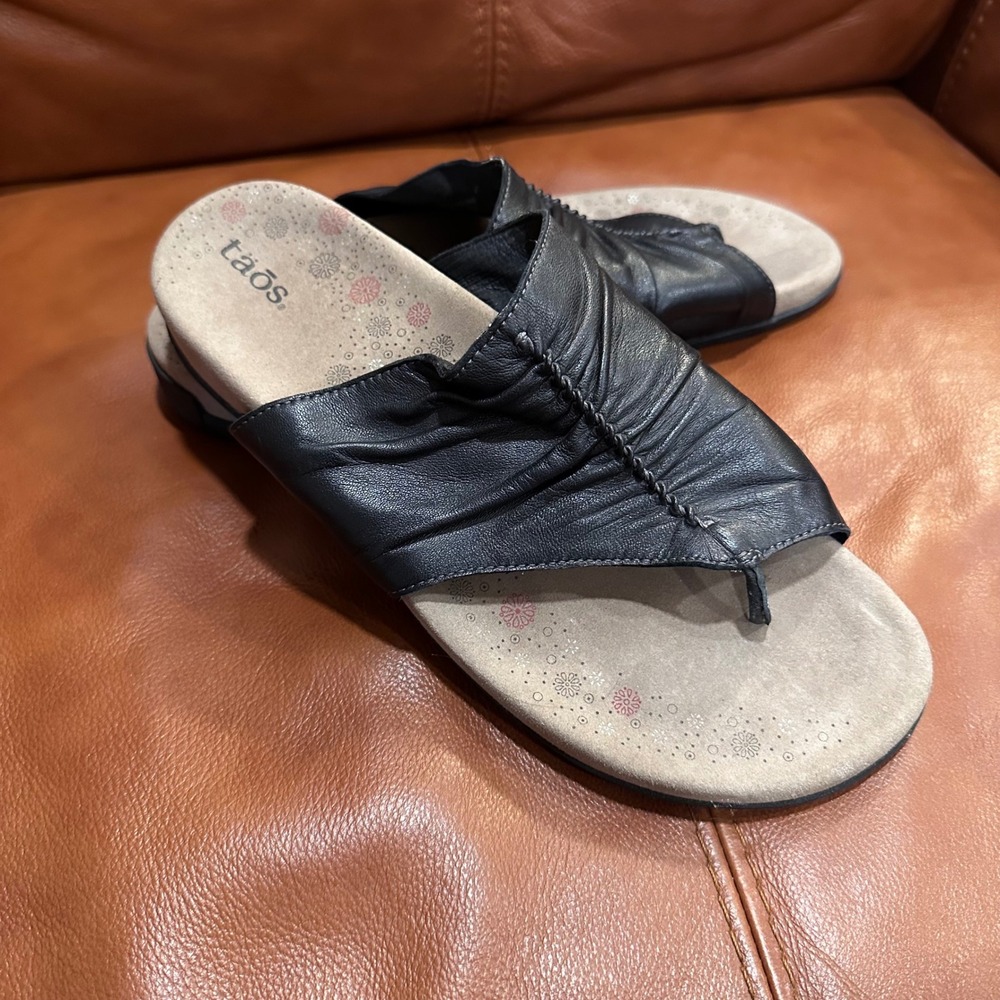 Taos Gift 2 Sandals Women Black Leather Ruched Thong Comfort Slides Orthotic 10